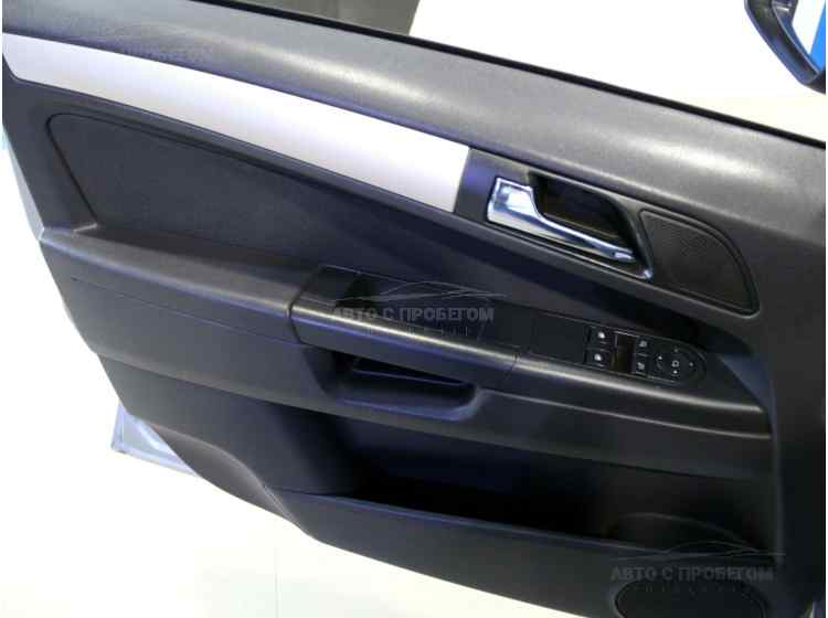 Opel Zafira B Рестайлинг