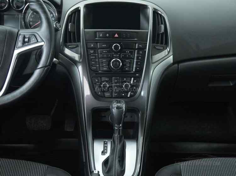 Opel Astra J Рестайлинг