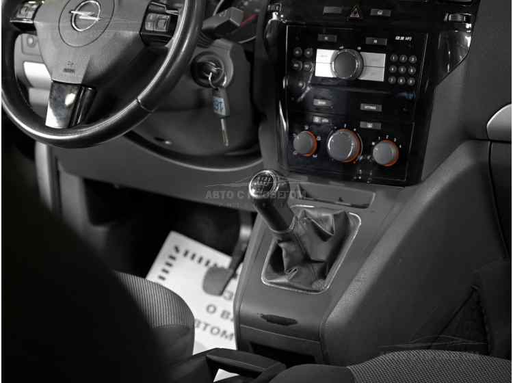Opel Zafira B Рестайлинг
