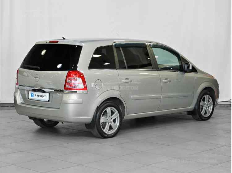 Opel Zafira B Рестайлинг