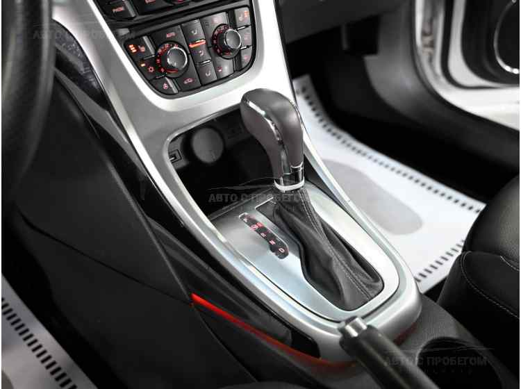 Opel Astra J Рестайлинг