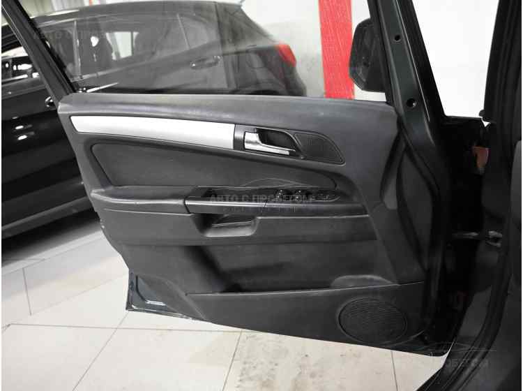 Opel Zafira B Рестайлинг