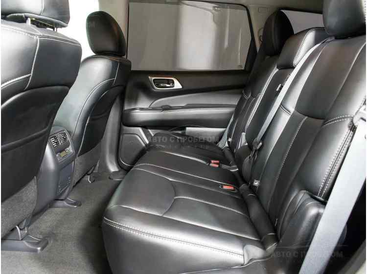 Nissan Pathfinder IV