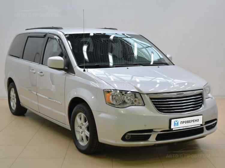 Chrysler Town & Country V Рестайлинг