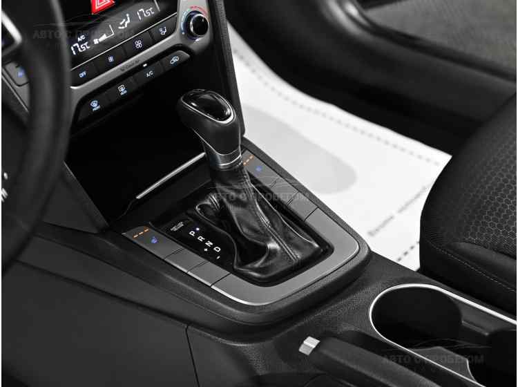 Hyundai Elantra VI (AD)