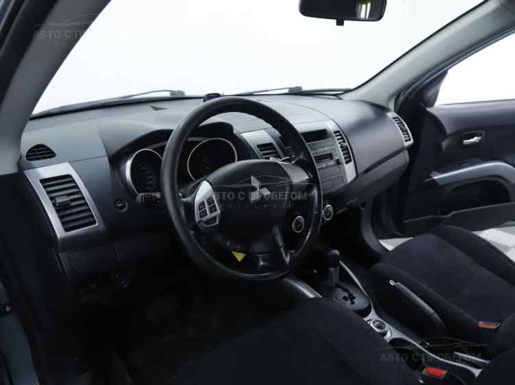 Mitsubishi Outlander II