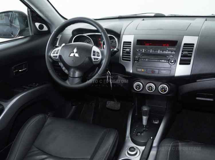 Mitsubishi Outlander II