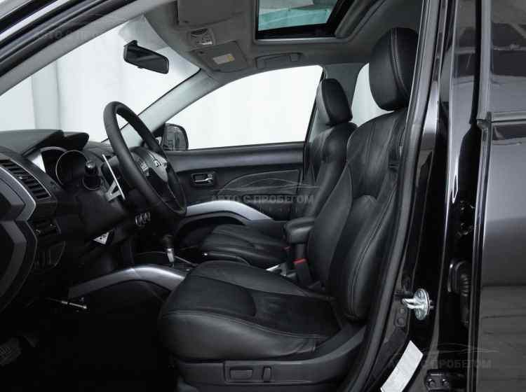 Mitsubishi Outlander II