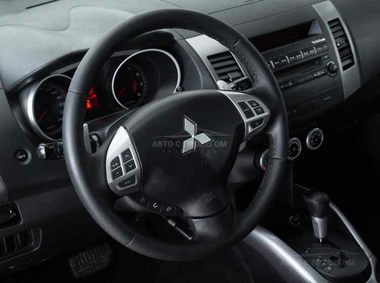 Mitsubishi Outlander II