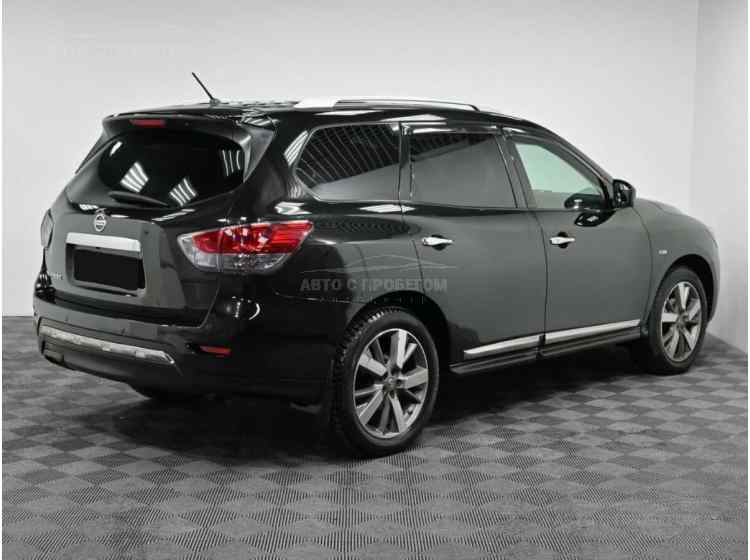 Nissan Pathfinder IV