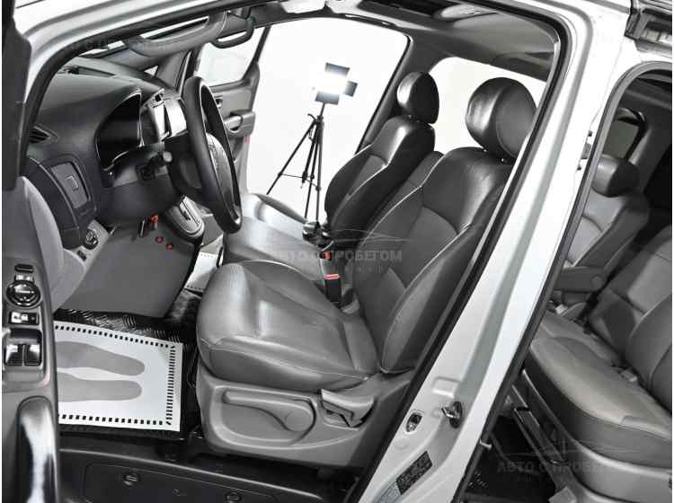 Hyundai Grand Starex I