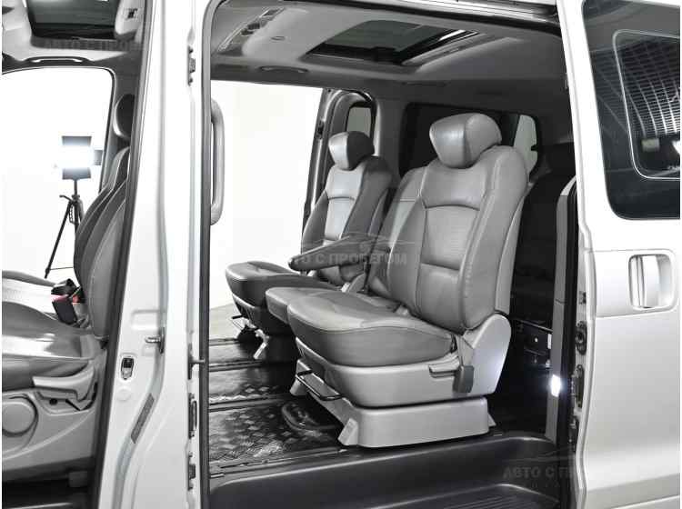 Hyundai Grand Starex I