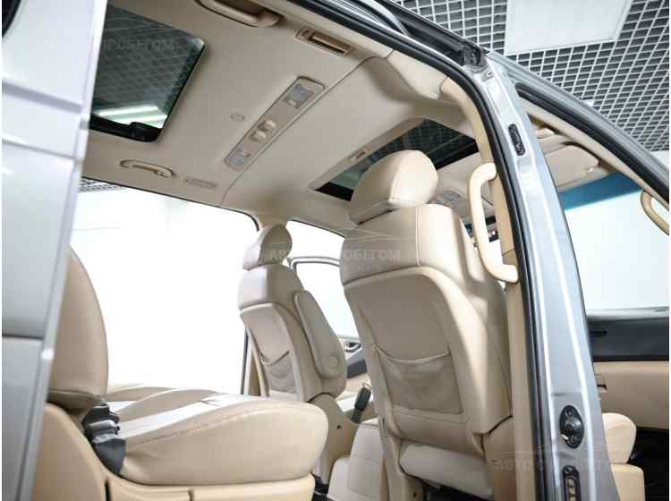 Hyundai Grand Starex I