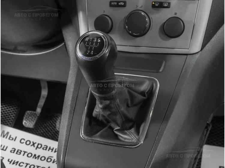 Opel Zafira B Рестайлинг