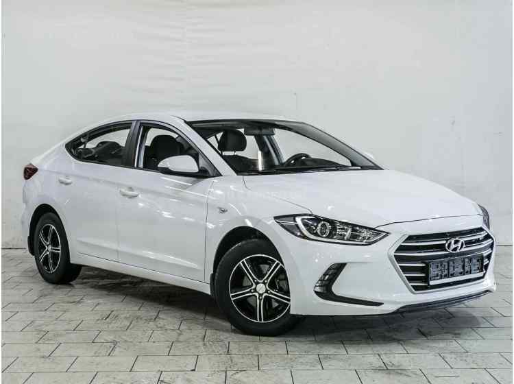 Hyundai Elantra VI (AD)