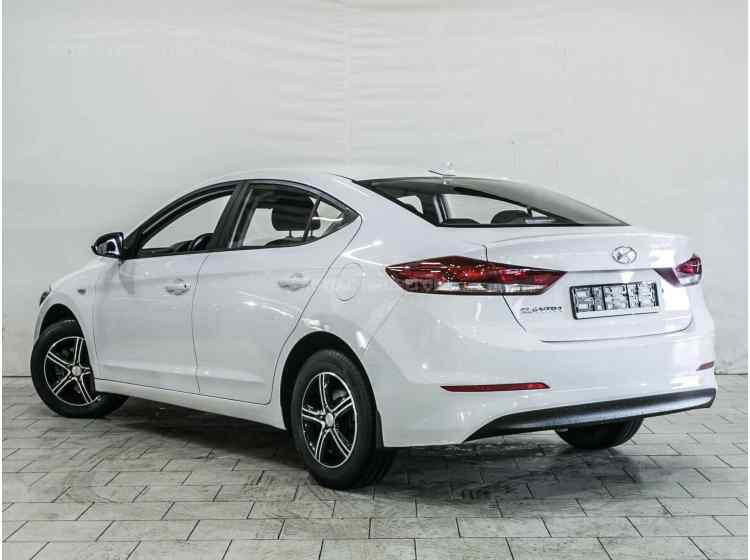 Hyundai Elantra VI (AD)