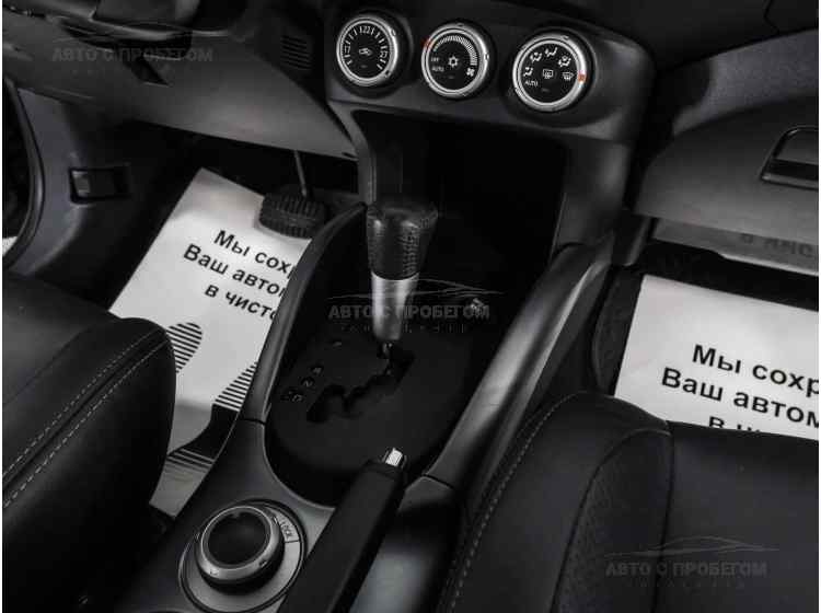 Mitsubishi Outlander II