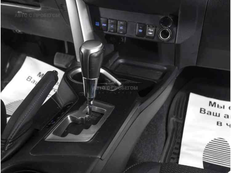 Toyota RAV4 V (XA50)