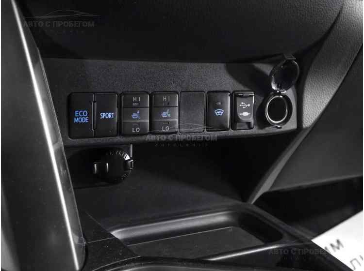 Toyota RAV4 V (XA50)