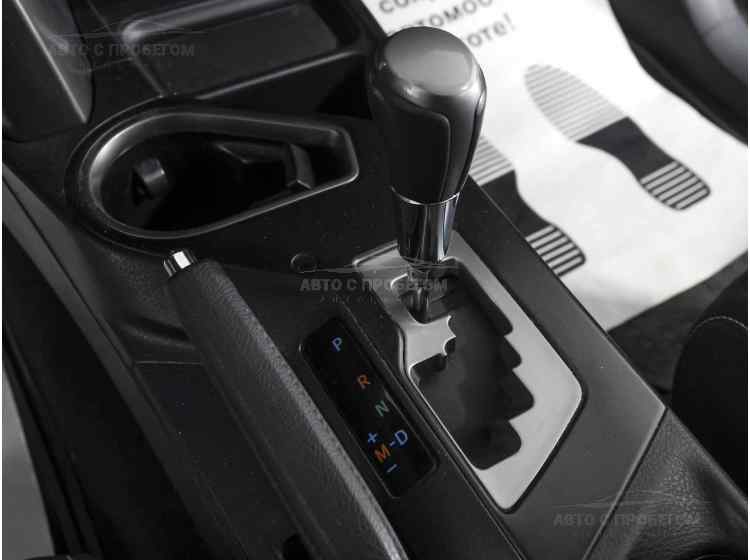 Toyota RAV4 V (XA50)