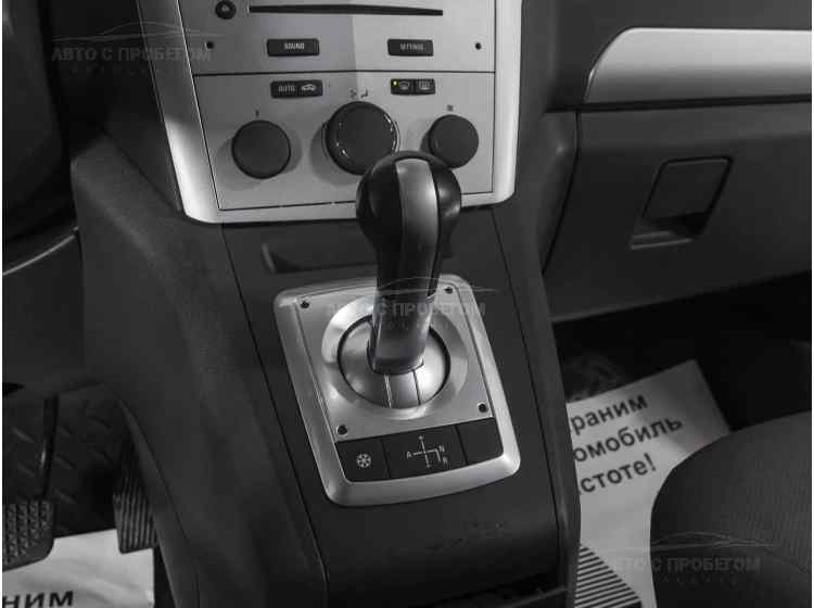 Opel Zafira B Рестайлинг